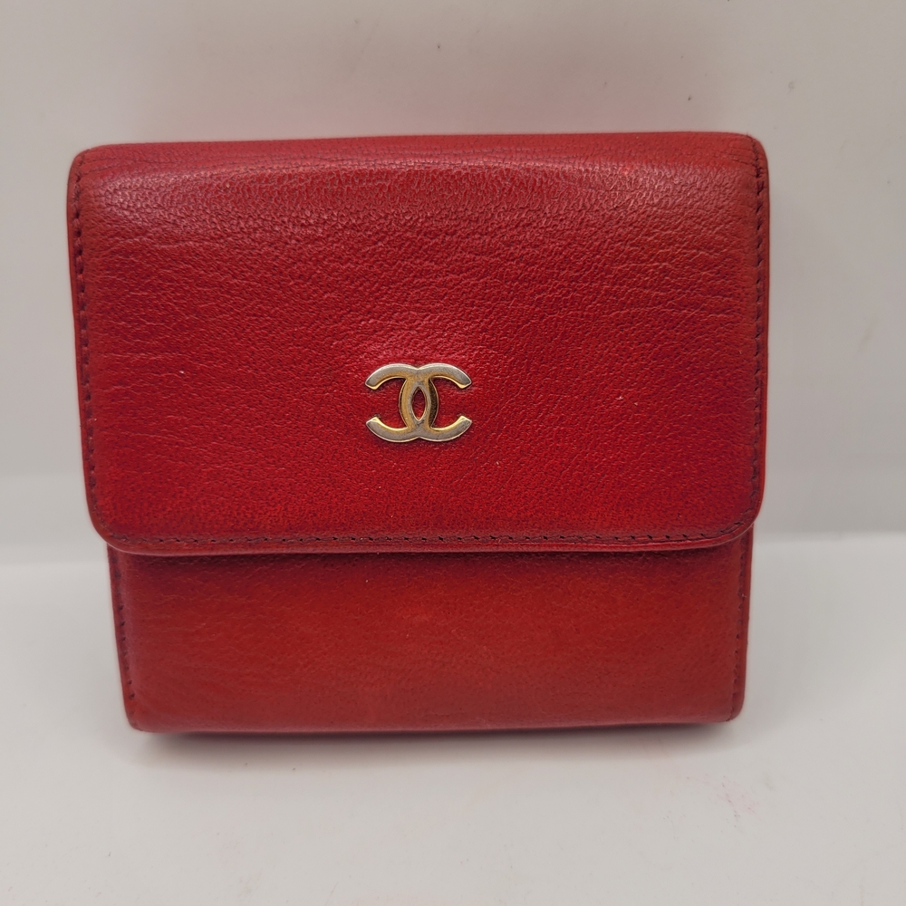 CHANEL Red Leather Wallet Luxurious Design